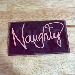 HUDA BEAUTY Naughty Nude Eyeshadow Palette